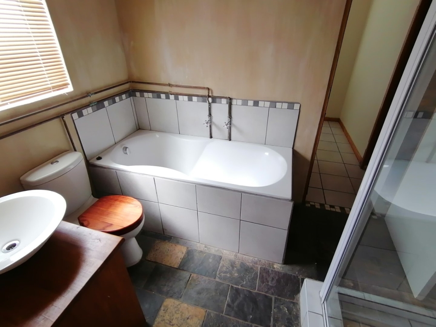 To Let 3 Bedroom Property for Rent in Country Club Western Cape